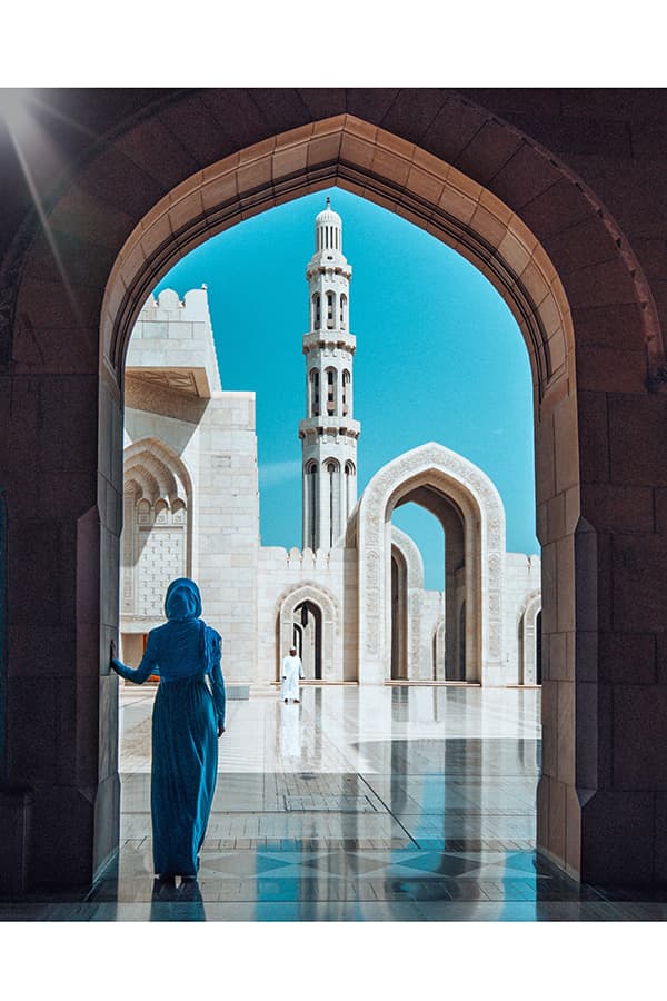 Sultan Qaboos Grand Mosque in Muscat, One of the Best Stops on an Oman Itinerary