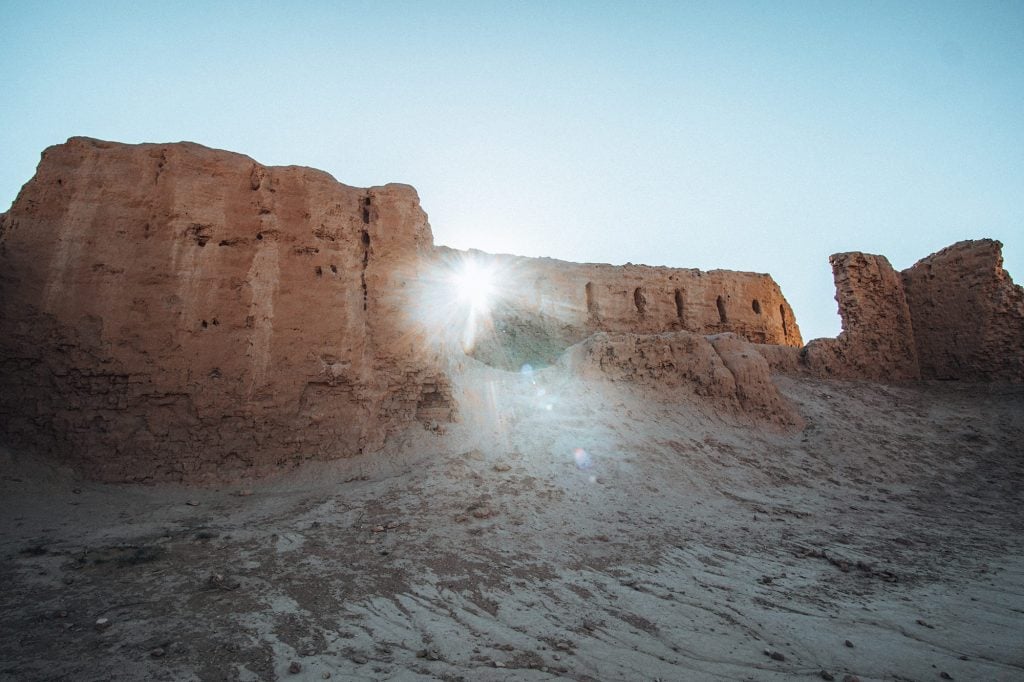 ancient fortress ruins of tupprakala in the desert in uzbekistan