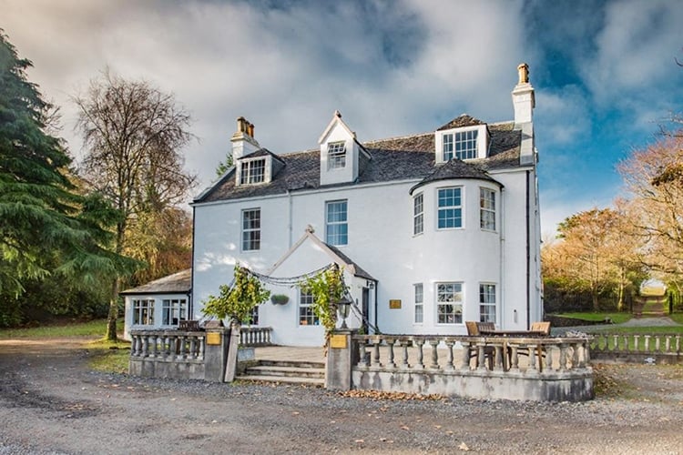 A Hotel in Edinbane, Skye